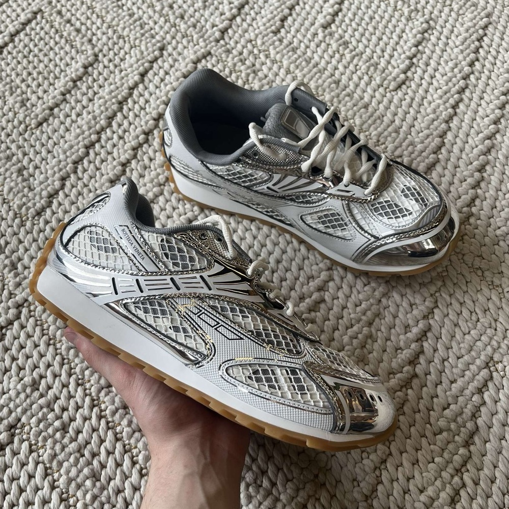 Bottega Veneta Mens Silver Orbit Sneakers White Silver